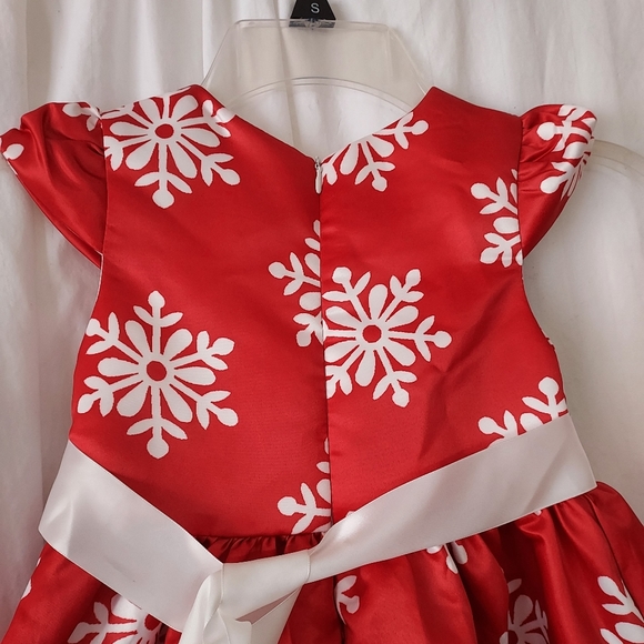 Little Girls' Red/White Snow Flake Holiday Dress. - Picture 5 of 10